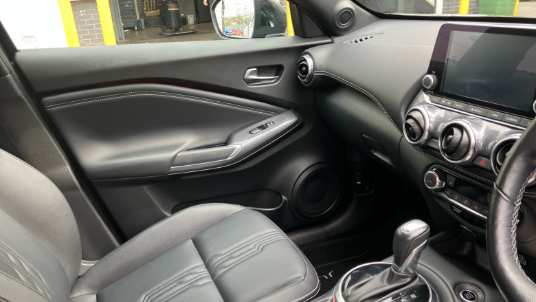 Nissan Juke 1.0 DiG-T 114 Tekna 5dr DCT Petrol Hatchback